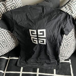 Unisex Givenchy T shirt